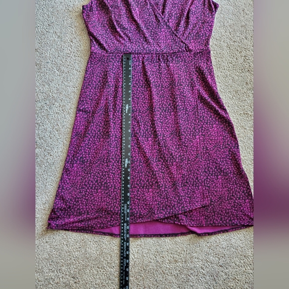 Ann Taylor Sleeveless Wrap Like Purple and Black Print Dress Size 10 - Picture 9 of 10